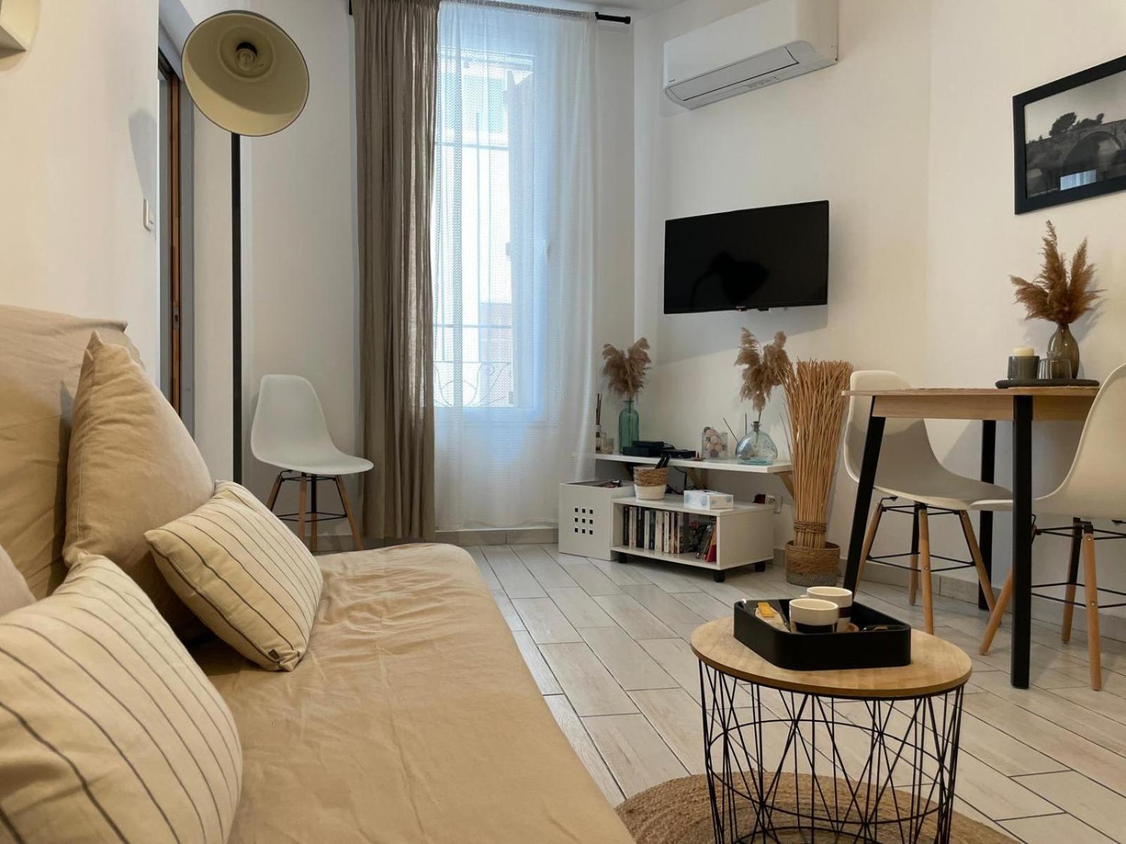Joli Appartement Hypercentre T2, Classe Meuble De Tourisme 3 Avec Parking Gratuit Béziers Eksteriør bilde
