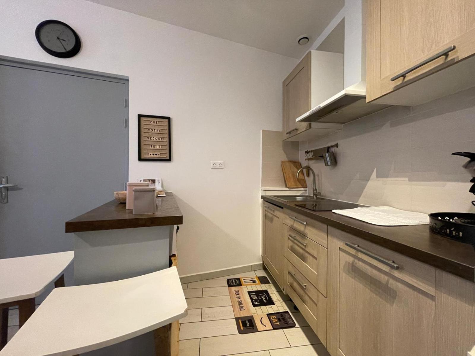 Joli Appartement Hypercentre T2, Classe Meuble De Tourisme 3 Avec Parking Gratuit Béziers Eksteriør bilde