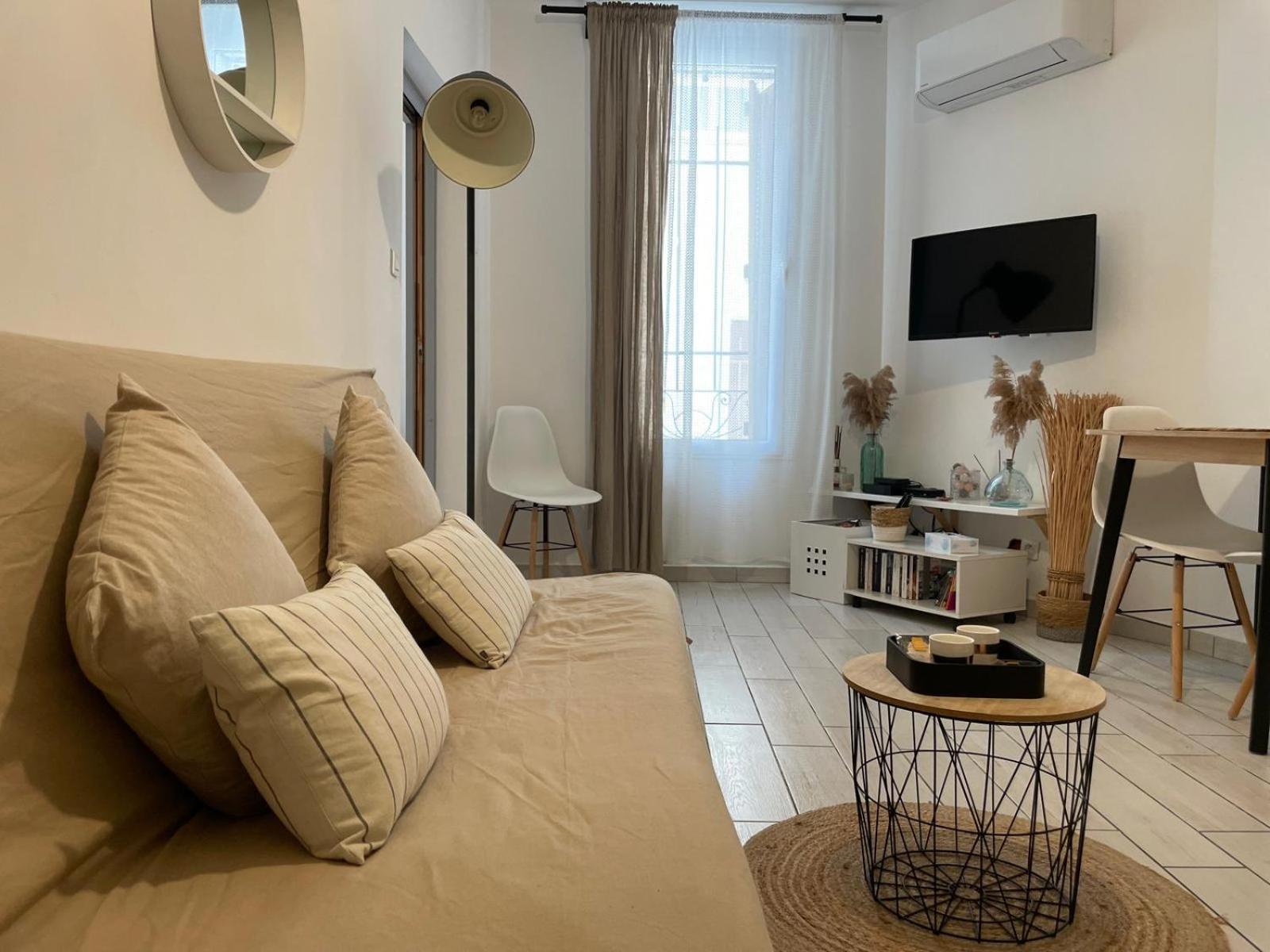 Joli Appartement Hypercentre T2, Classe Meuble De Tourisme 3 Avec Parking Gratuit Béziers Eksteriør bilde