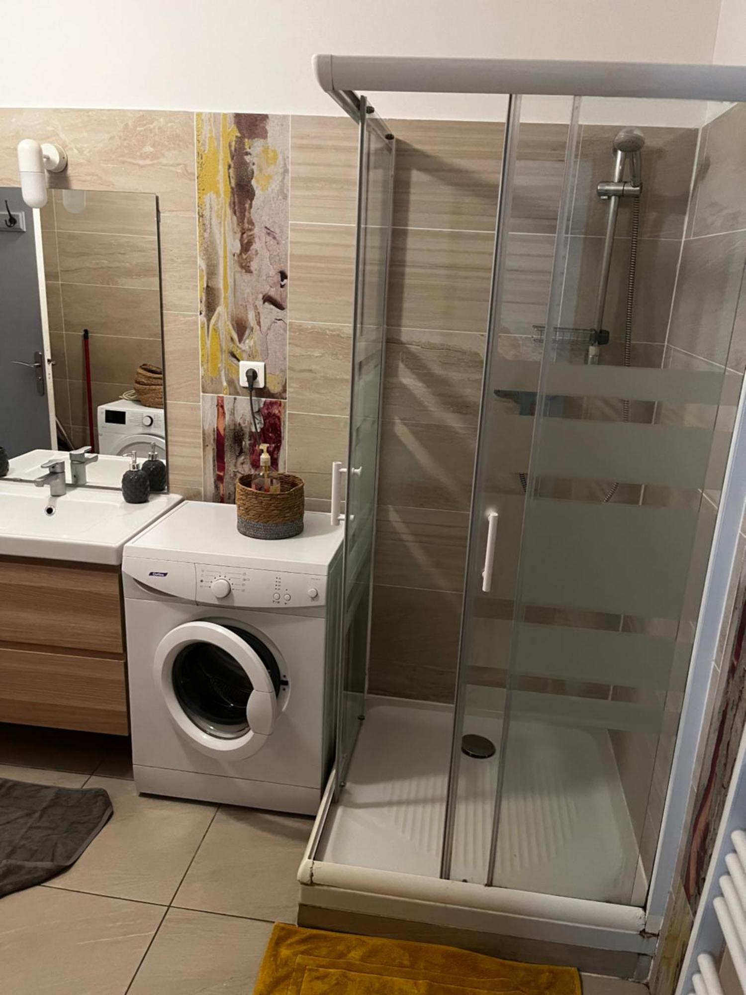 Joli Appartement Hypercentre T2, Classe Meuble De Tourisme 3 Avec Parking Gratuit Béziers Eksteriør bilde